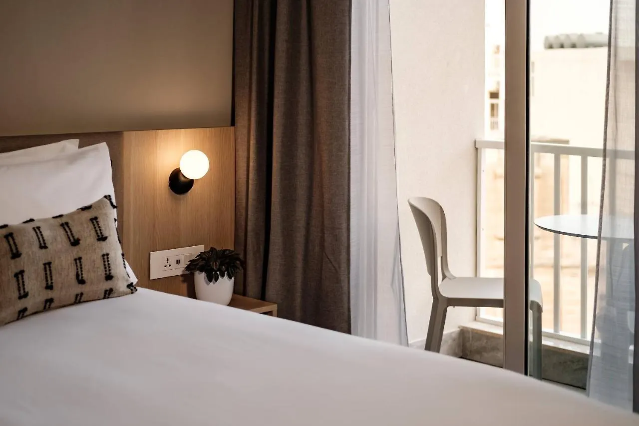 Strand Suites By Neu Collective Gzira 3*,  Malta